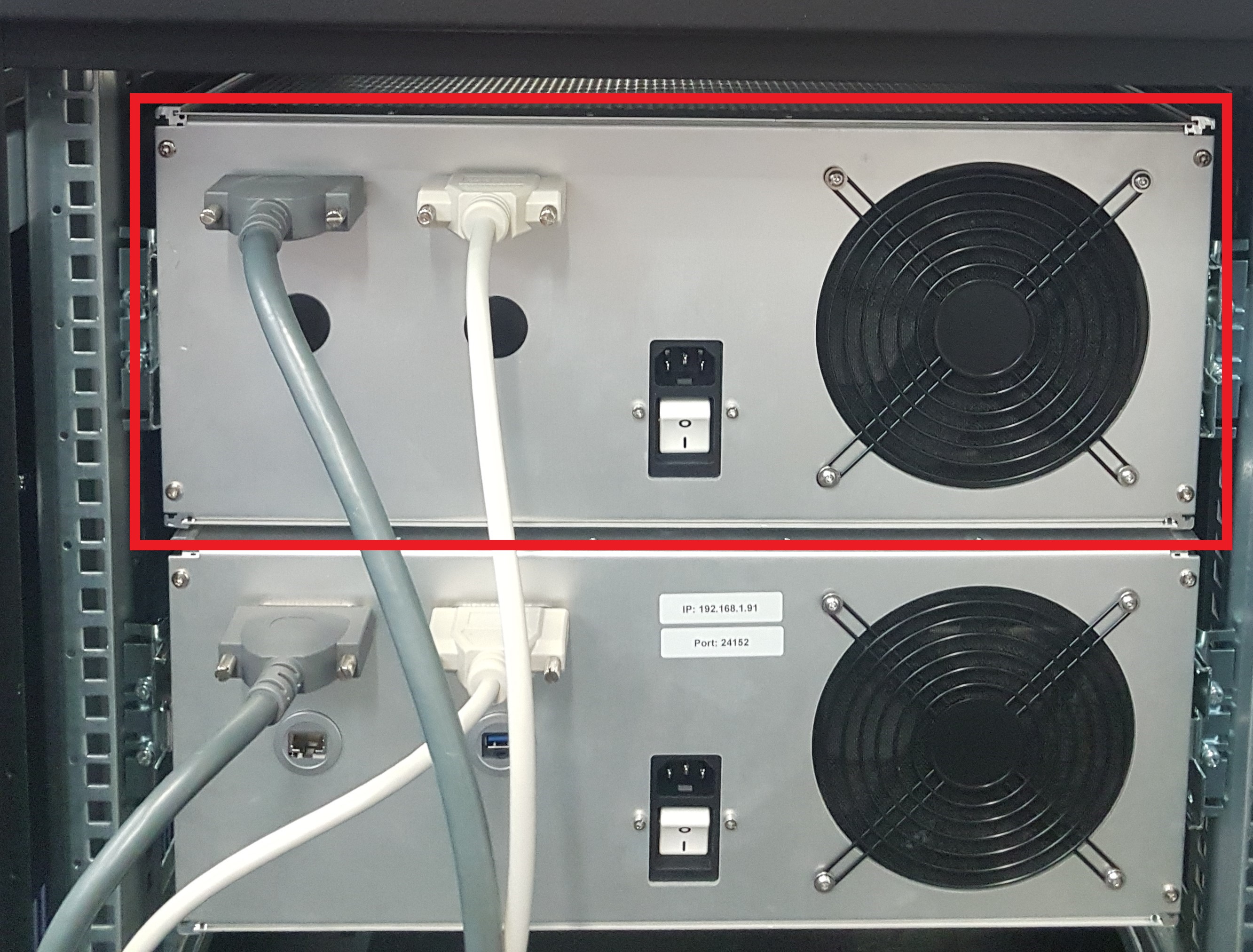 Back of the XO-VAC+ vacuum control system